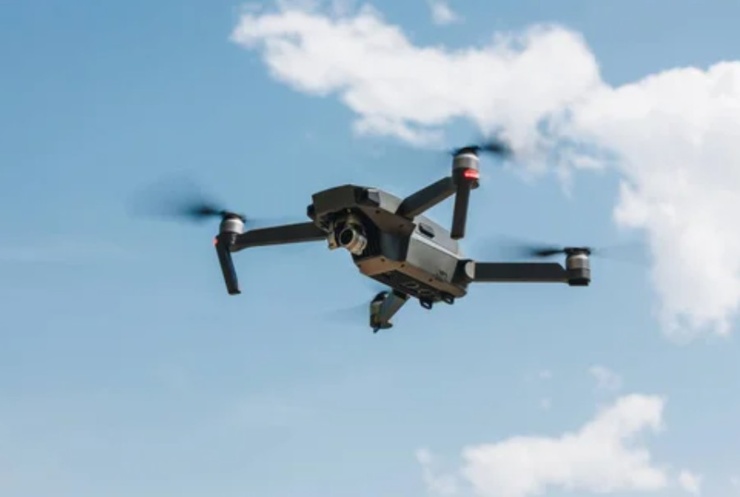 Drone in volo (Depositphotos foto) - www.systemscue.it