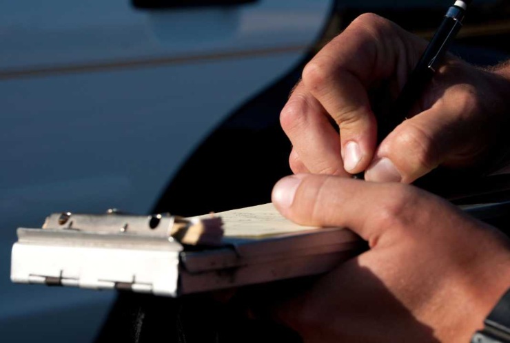 Illustrazione di una multa (Depositphotos FOTO) - www.vehiclecue.it