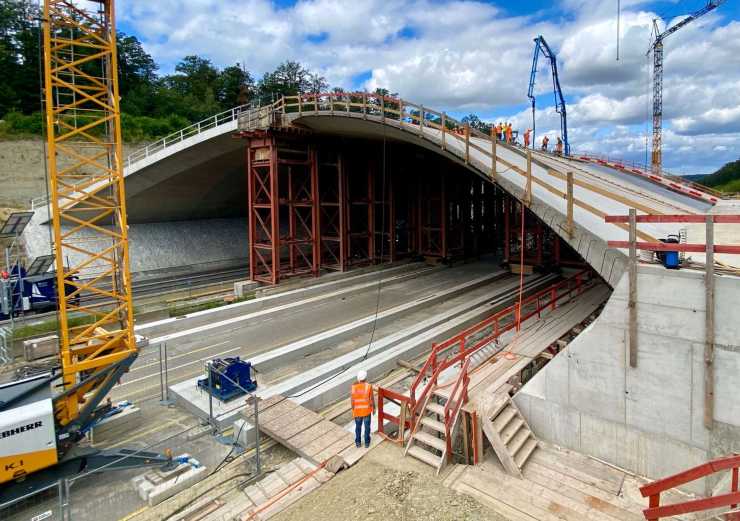 La costruzione del ponte a Pforzheim (PORR foto) - www.buildingcue.it
