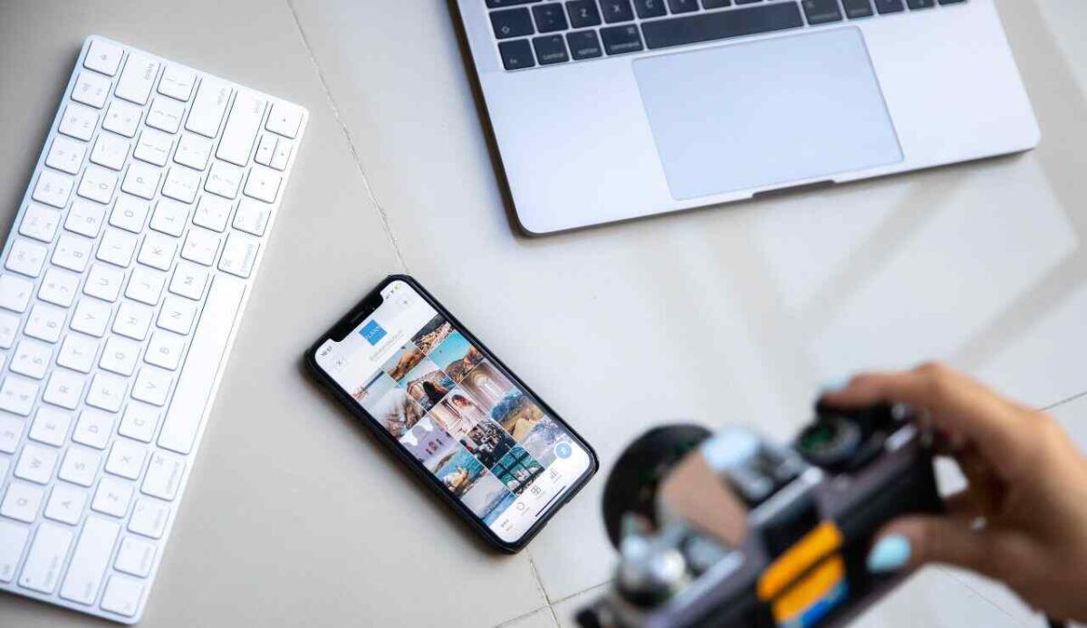 Il mercato dei contenuti digitali in Italia cresce del 5% nel 2024, raggiungendo 3,7 miliardi - Cosa sono i contenuti digitali (Canva Foto) - www.financecue.it
