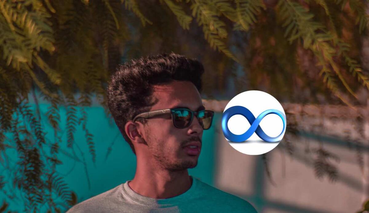 Boom di vendite per i Ray-Ban Meta: 2 milioni di unità già acquistate - L'incontro fra Ray-Ban e Meta (Canva) - systemscue.i