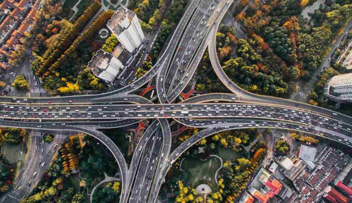 Più strade, meno legami: le autostrade urbane ostacolano le connessioni sociali - Autostrade, meno legami umani (Pixabay Foto) - www.buildingcue.it