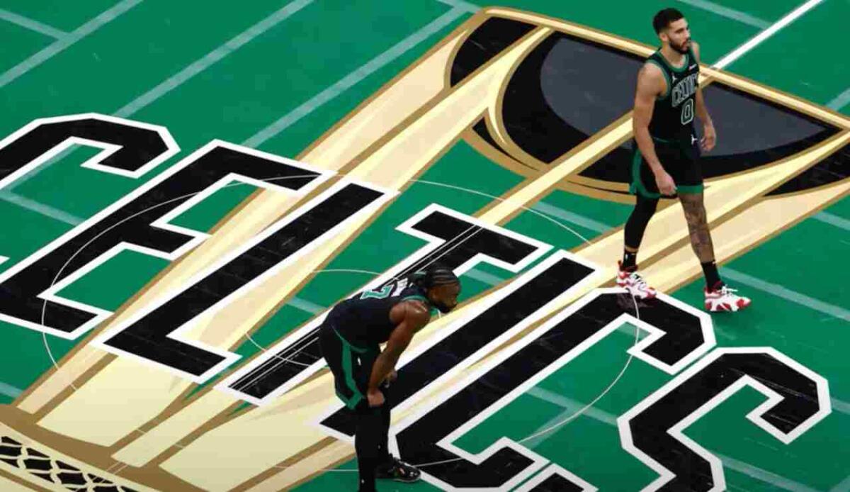 Record Celtics: venduti per 6,1 miliardi di dollari a Bill Chisholm - Celtics (screenshot Forbes/YouTube) - www.managementcue.it
