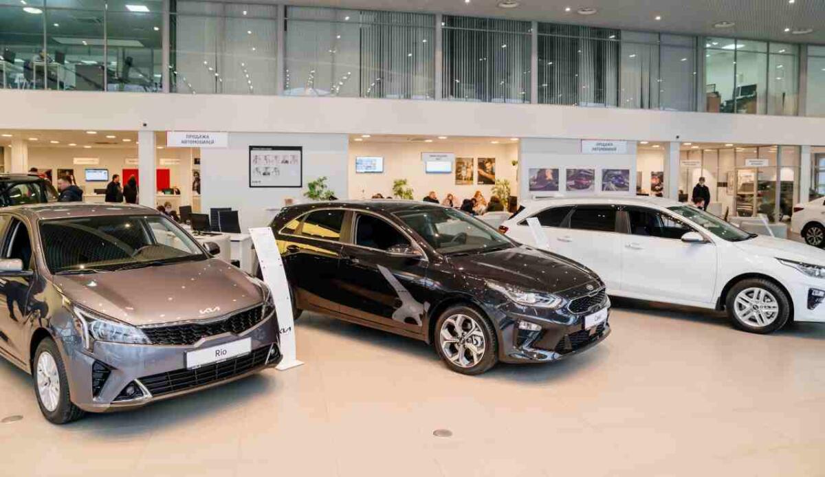 Prezzi in aumento, meno scelta: la nuova strategia delle case automobilistiche - Auto, ecco cosa sta succedendo al mercato e alla produzione (DepositPhotos) - VehicleCUE