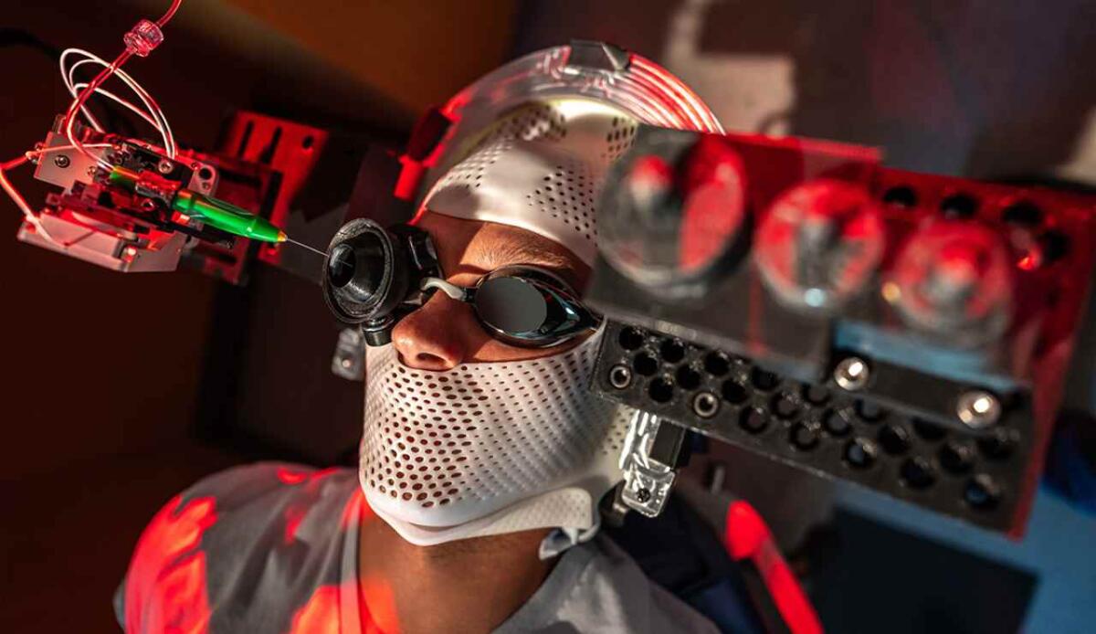 Un robot chirurgico riduce i tremori e aumenta il successo negli interventi oculari - Robot per chirurgia oculare, ecco come funziona (attheu.utah.edu) - SystemsCUE