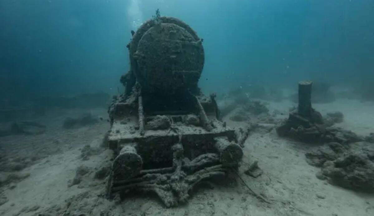 Un nuovo ecosistema sotto il mare: i vecchi treni di New York trasformati in rifugi per la fauna marina - treno sott'acqua (Depositphotos foto) - www.marinecue.it