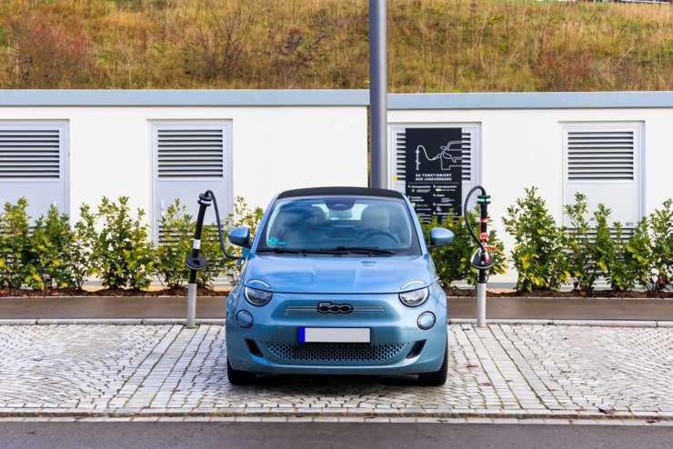 Fiat, in futuro auto elettriche più economiche? (DepositPhotos) - SystemsCUE