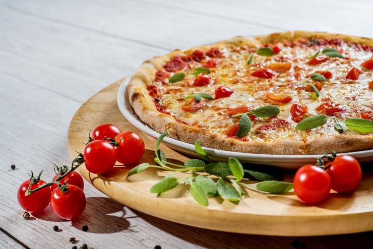 Immagina una pizza che vale un miliardo (Pixabay foto) - www.financecue.it