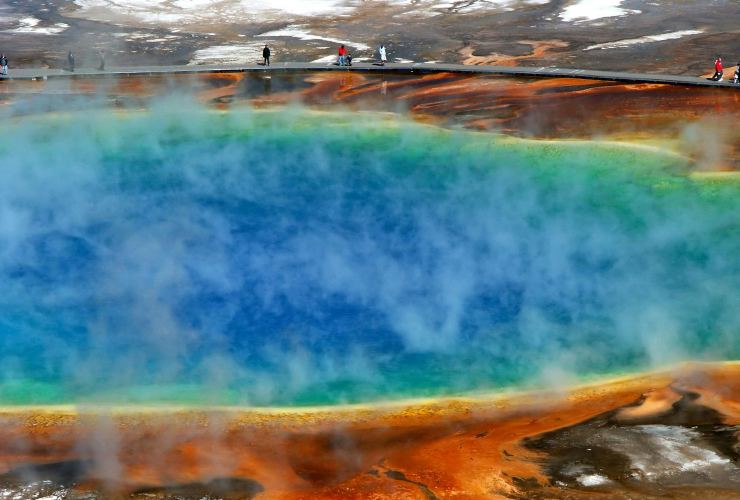 Illustrazione di un lago tipico di Yellowstone (Pexels FOTO) - www.sciencecue.it