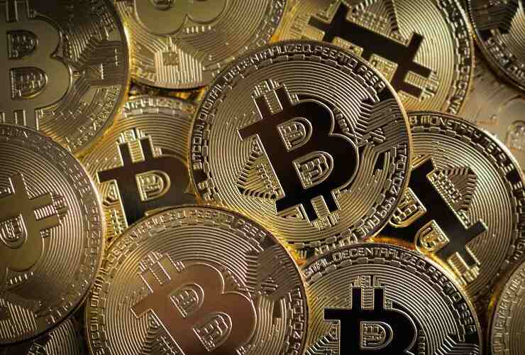 Investimento in Bitcoin (Canva Foto) - www.financecue.it