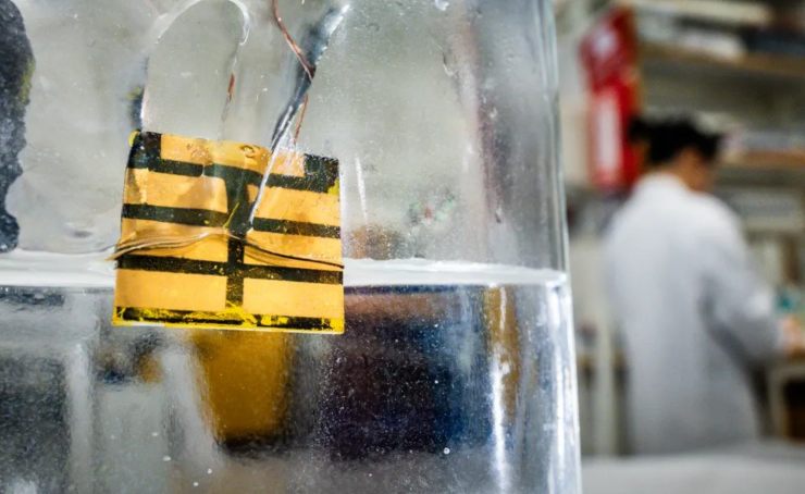 Esperimenti sulla perovskite (Thor Balkhed foto)