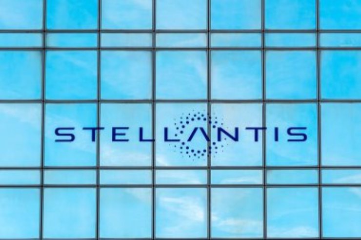 Illustrazione del logo Stellantis (Depositphotos foto) - www.vehiclecue.it