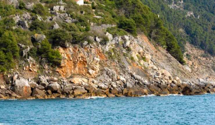 Erosione costiera (Depositphotos foto) - www.marinecue.it