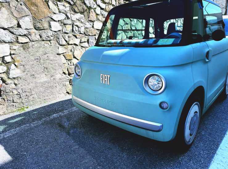 Ecobonus, si potrebbe anche acquistare la Fiat Topolino con lo sconto (DepositPhotos) - VehicleCUE