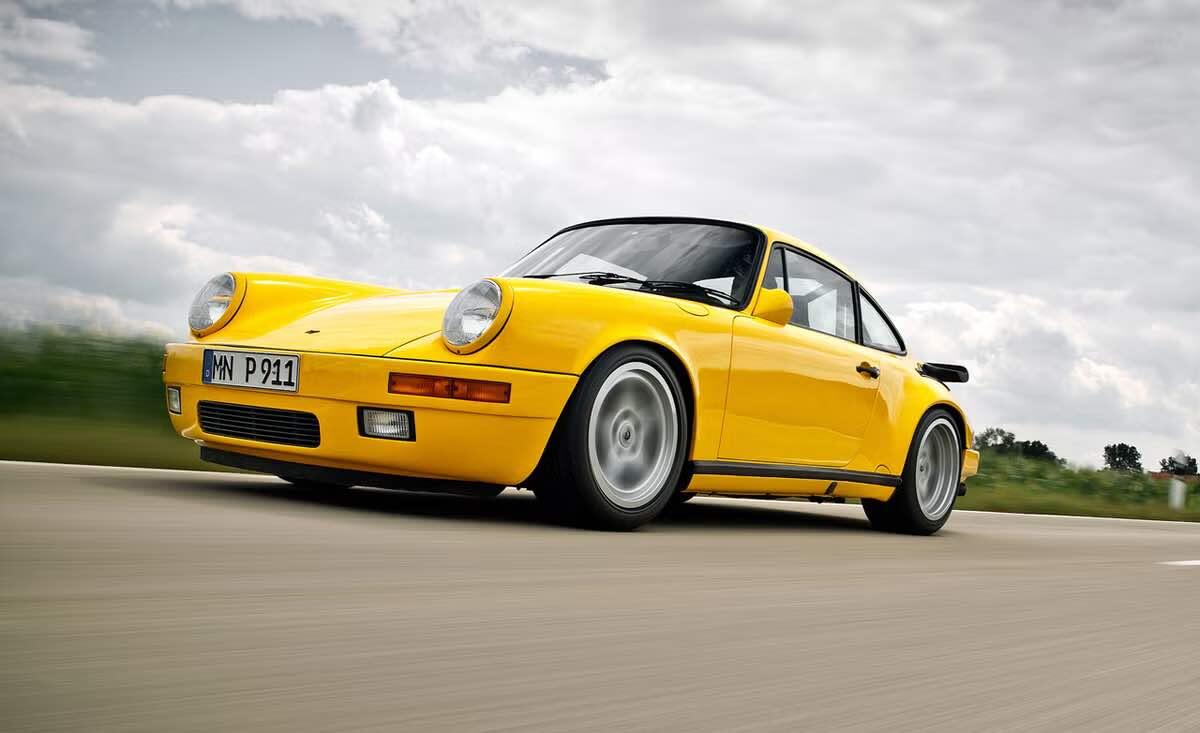 La Yellowbird incanta il mondo: venduta all’asta per 6,1 milioni - Yellowbird auto (CAR AND DRIVE FOTO) - www.vehiclecue.it