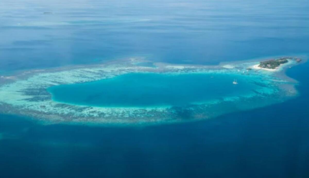 Come nascono gli atolli? Il legame tra vulcani, coralli e oceani - Atollo (Depositphotos foto)  - www.marinecue.it