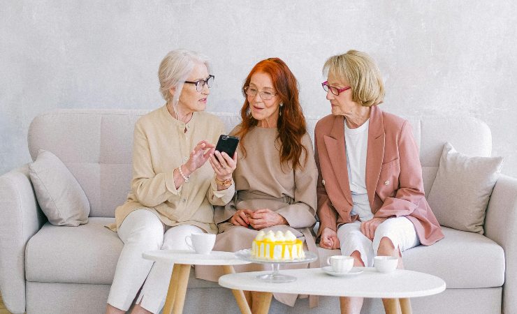 Lo studio enfatizza l'importanza di considerare le reti di supporto sociale (pexels.com) - www.managementcue.it