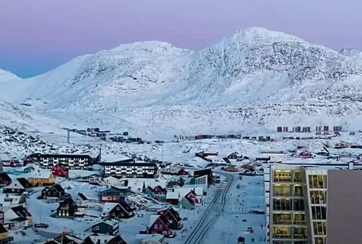 Città di Nuuk (screenshot HUMAN DOCUMENTARY/YouTube) - www.buildingcue.it