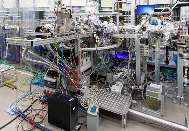 Microscopio utilizzato per analizzare i cambiamenti della molecola di 2-tiouracile (European XFEL foto) - www.systemscue.it