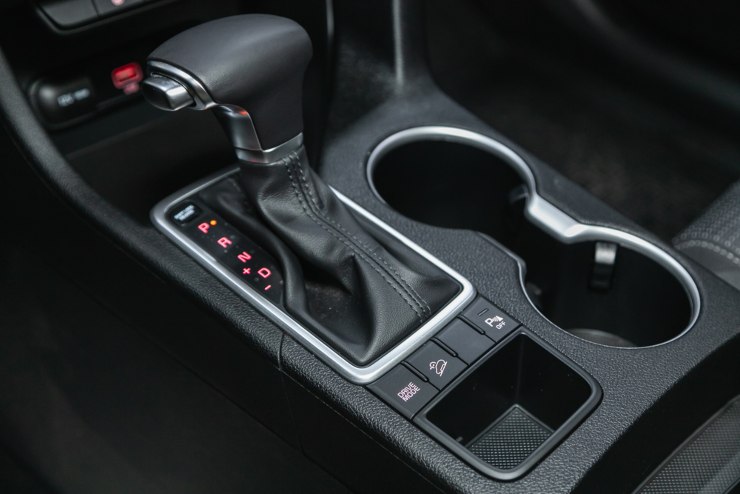 Cambio automatico, ormai sembra essere lo standard per le auto del presente e del futuro (DepositPhotos) - VehicleCUE
