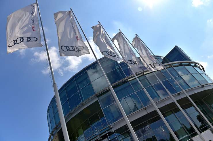 Audi, tanti posti di lavoro in meno ma stabilimenti più efficienti e aree produttive migliorate con gli investimenti (DepositPhotos) - VehicleCUE