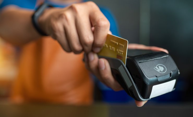 Pagamento con carta di credito (Canva foto) - www.financecue.it