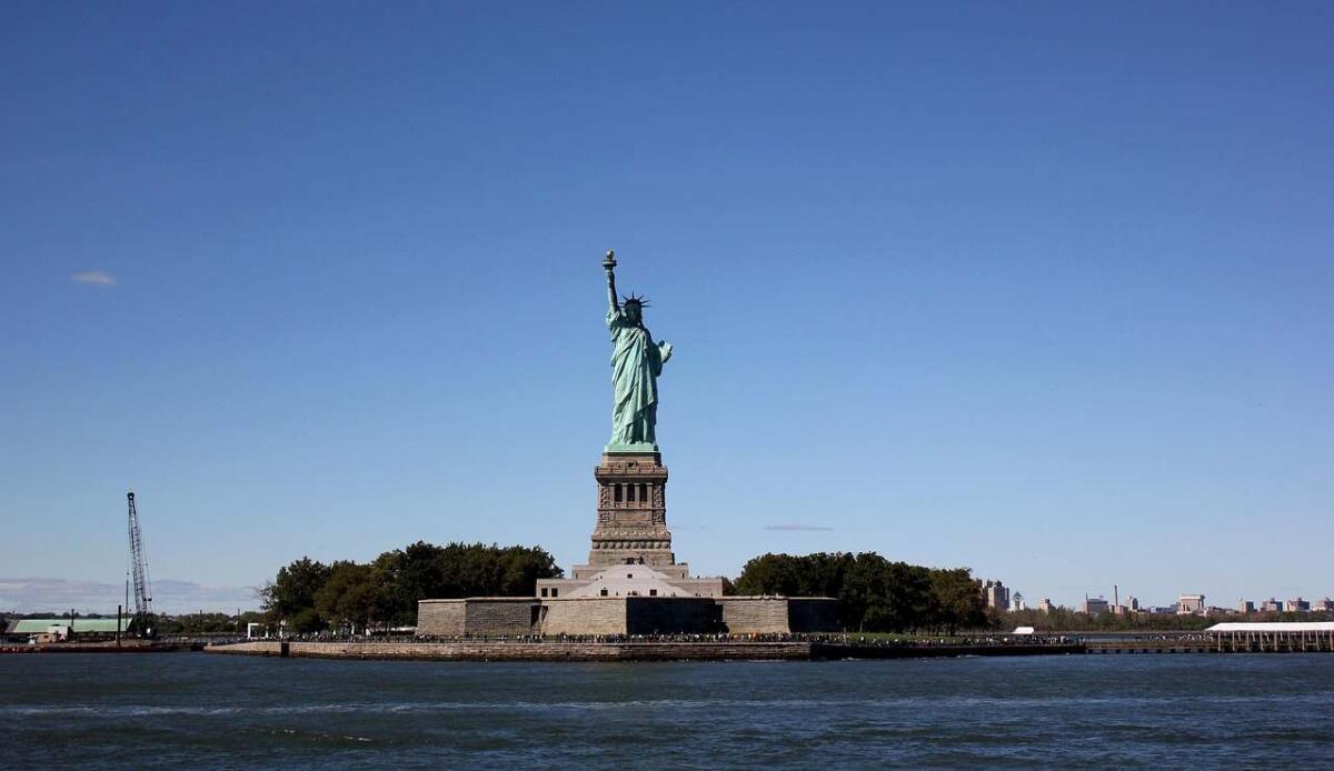 Le statue più alte del mondo: dalla Statua dell’Unità al Grande Buddha di Ang Thong - Illustrazione della Statua della Libertà (Pixabay FOTO) - www.buildingcue.it