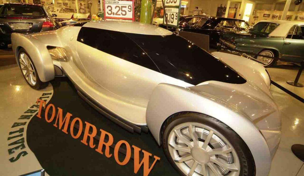 Dai motori impossibili all’auto-razzo: i miti più incredibili che (forse) hai creduto veri - Prototipi e auto impossibili, ecco quelle più famose (DepositPhotos) - VehicleCUE