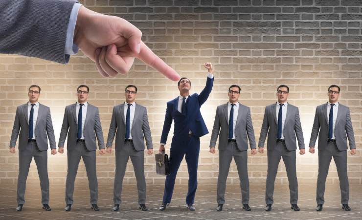 Selezione del lavoro (Canva foto) - www.financecue.it