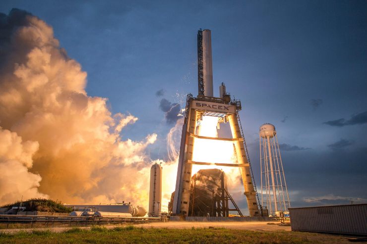 Illustrazione di una struttura di lancio di SpaceX (Pexels FOTO) - buildingcue.it