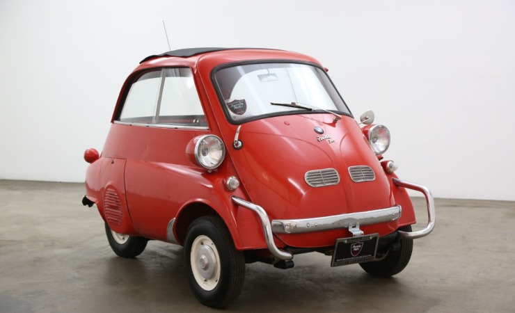1958 BMW Isetta (Beverly Hills Car Club foto) - www.vehiclecue.it