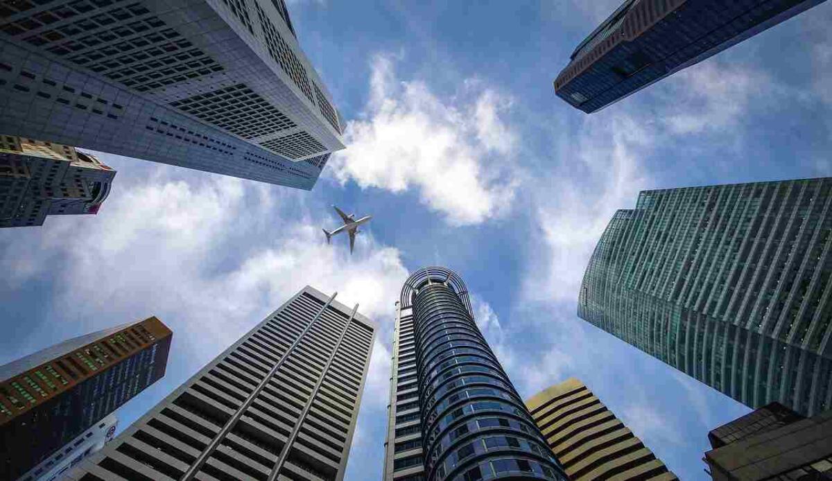 Grattacieli italiani: alcuni possono raggiungere i 200 m di altezza - Illustrazione di alcuni grattacieli (Pixabay FOTO) - www.buildingcue.it