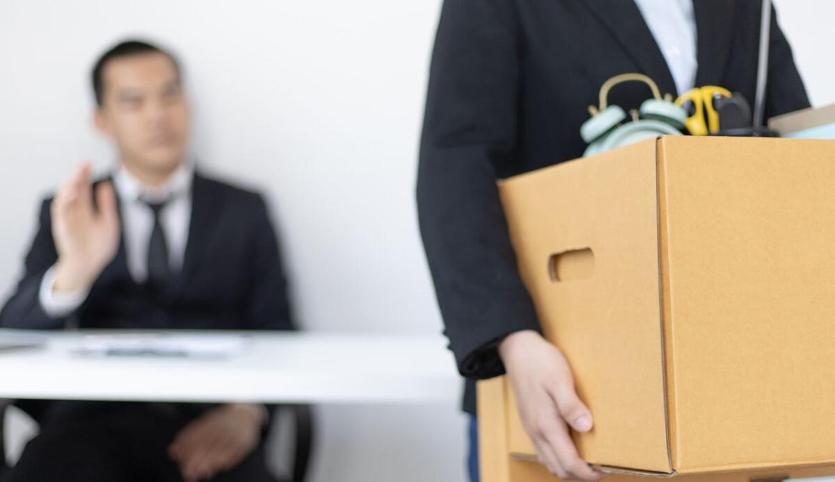 Dimissioni, da oggi il TFR non basta più | 40mila euro extra se firmi di tua volontà: i sindacati ce l'hanno fatta - Dare le dimissioni (Canva) - financecue.it