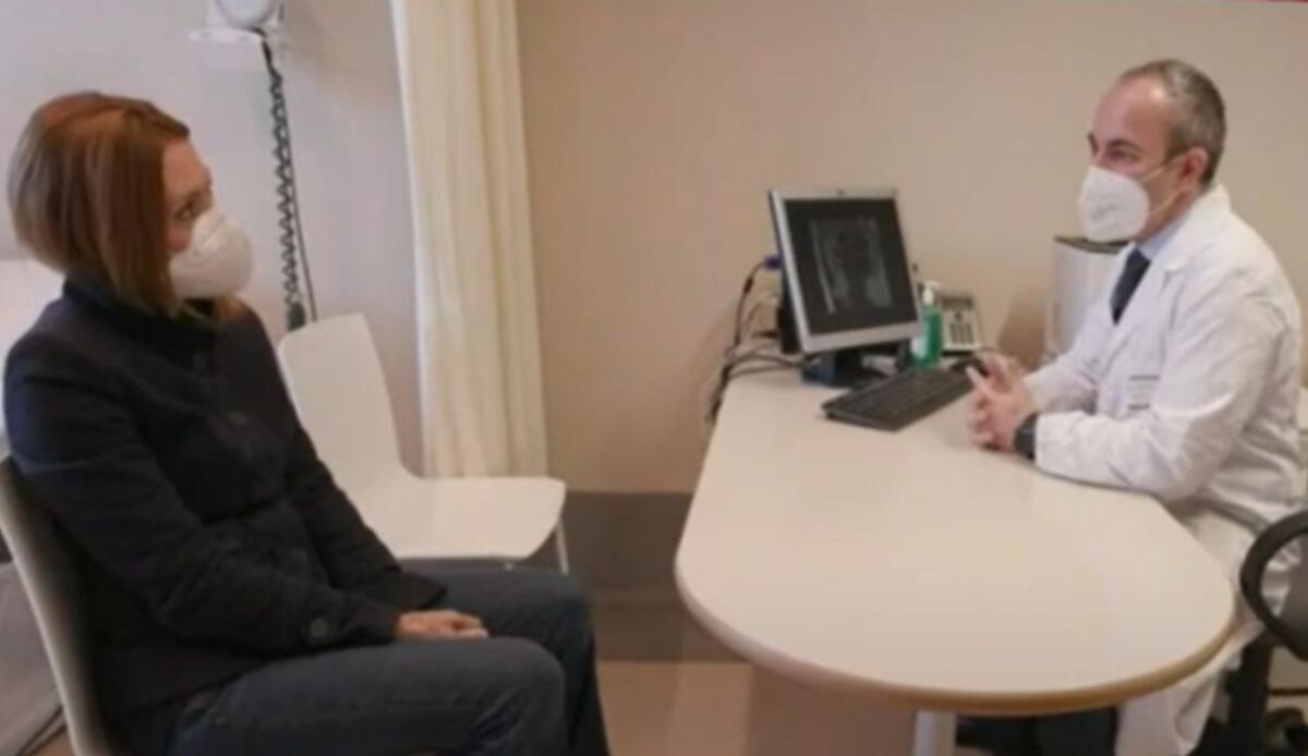Salute delle donne, microbiota ed endometriosi: al via lo studio prospettico Biome‑Endo - Visita endometriosi (screenshot Rai/YouTube) - biomedicalcue.it