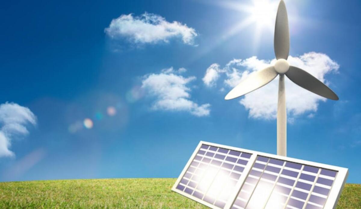 Verso la produzione su larga scala di idrogeno verde: nuova tecnologia sfrutta la luce solare per separare l’acqua in modo efficiente - Energie green, ecco la rivoluzione (Freepik Foto) - www.energycue.it