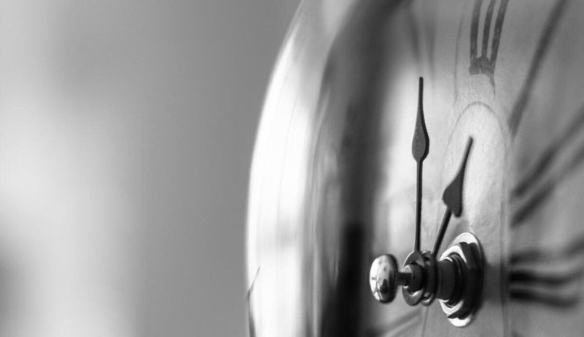 Sincronizzati dieci orologi ottici: un passo decisivo verso la nuova definizione del secondo - Illustrazione di un orologio (Canva FOTO) - sciencecue.it