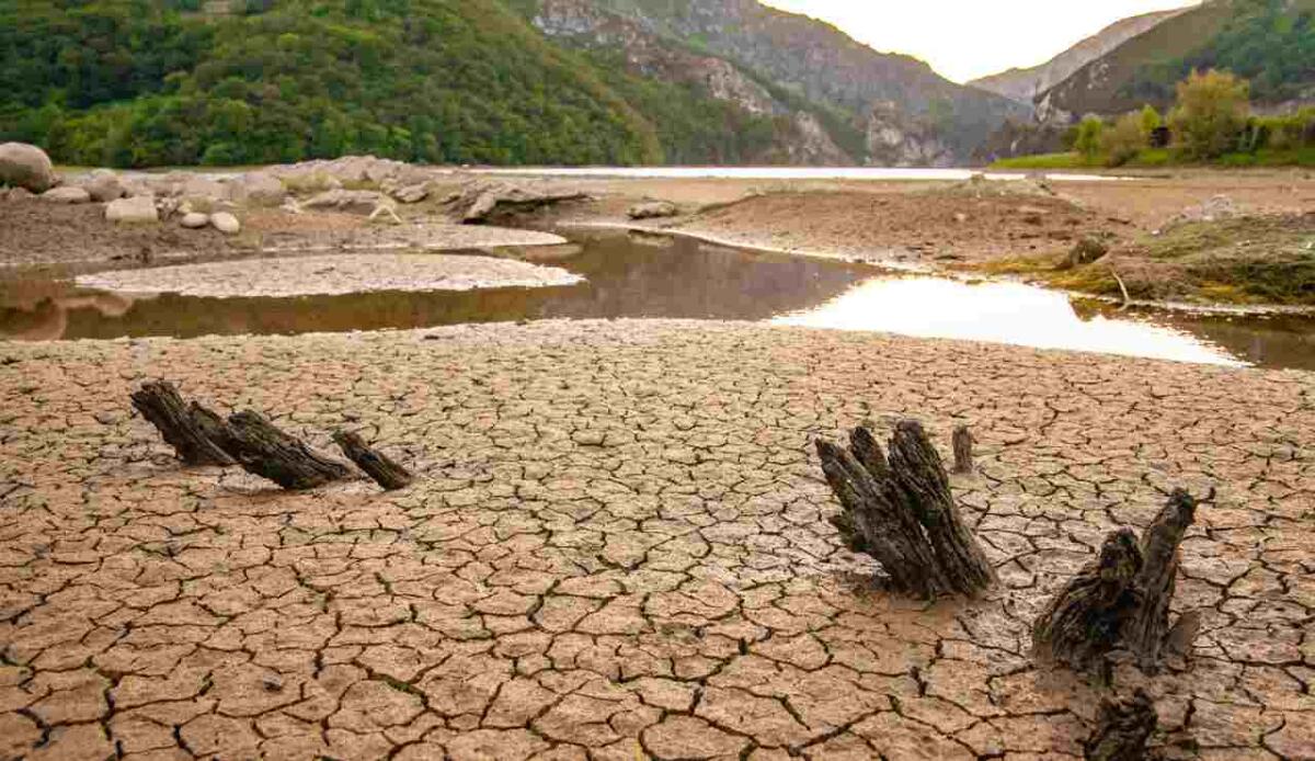 Il pianeta ha sempre più sete: l'atmosfera intensifica la siccità anche dove piove - Siccità, la Terra ha sempre più sete (DepositPhotos) - EnergyCUE