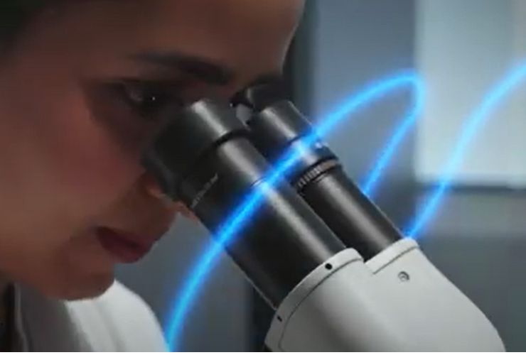 La ricerca sull'endometriosi (screenshot Ospedale Sacro Cuore Negrar/ YouTube) - biomedicalcue.it