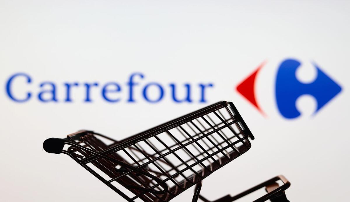 Carrefour lascia l’Italia: NewPrinces annuncia l’acquisto, sindacati chiedono garanzie occupazionali - Cambiamenti aziendali (depositphotos.com) - www.managementcue.it