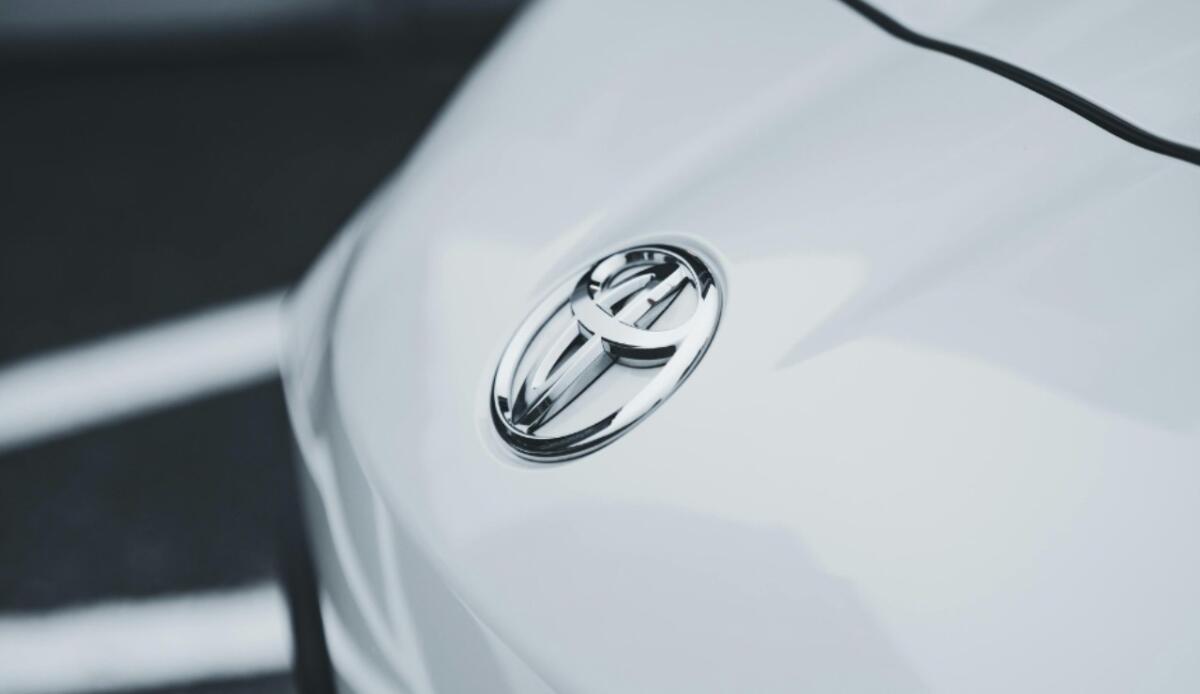 Toyota al top globale vendite per il sesto anno con 5,54 milioni di auto nel 2025 - Illustrazione del logo della Toyota (Canva FOTO) - vehiclecue.it