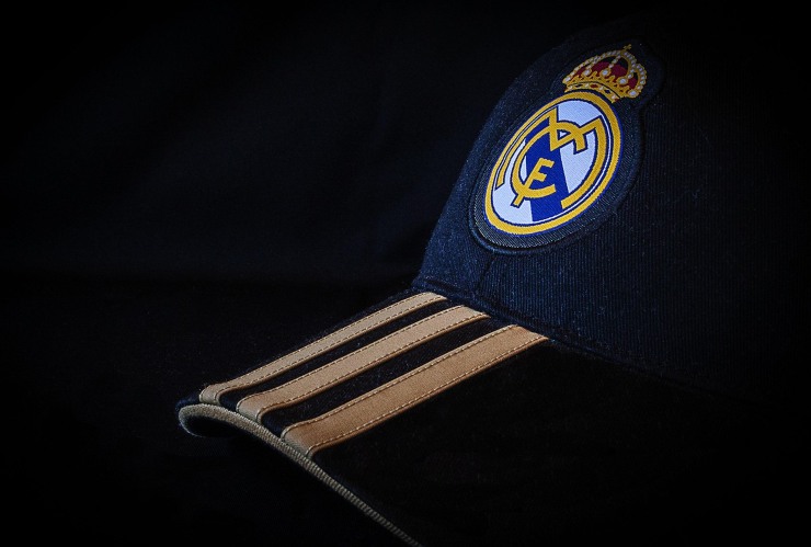 Illustrazione di un cappellino del Real Madrid (Canva FOTO) - financecue.it