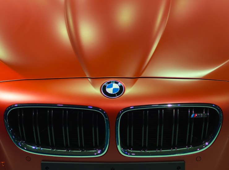 Illustrazione di un'auto della BMW (Canva FOTO) - financecue.it