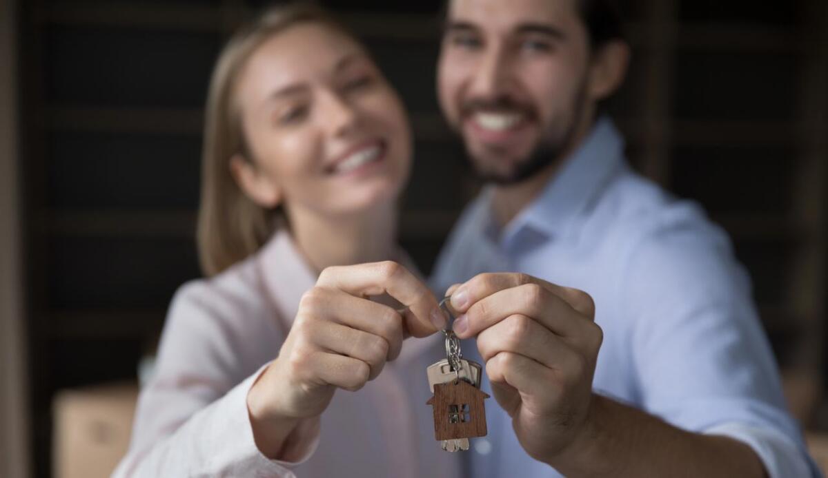 Prezzi alti e stipendi bassi: perché i Millennials italiani non riescono ad acquistare casa - Millenials, le difficoltà nell'acquistare casa (DepositPhotos) - FinanceCUE