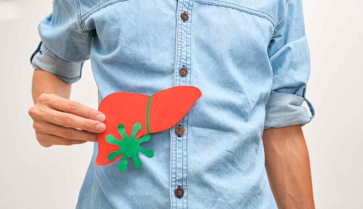Trapianti anche da donatori con epatite C: via libera ai farmaci post-intervento - Epatite c trapianti (Canva foto) - www.biomedicalcue.it