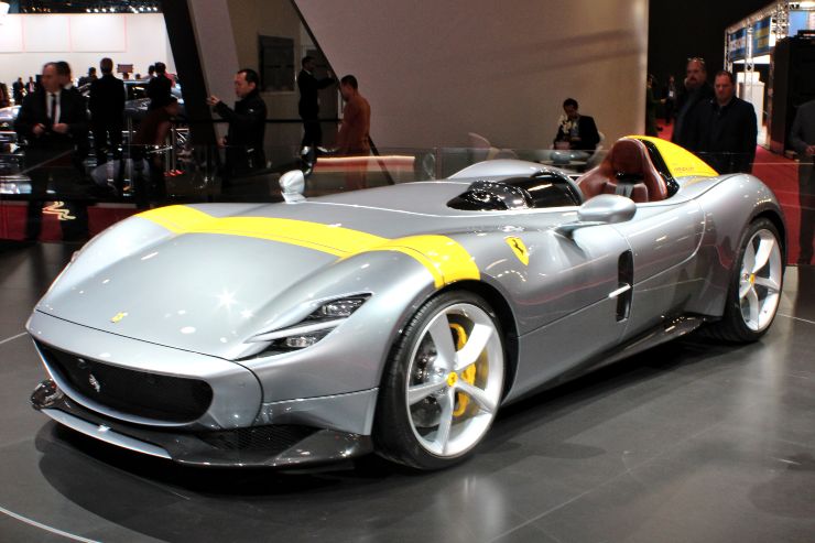 Illustrazione di una Ferrari Monza SP1 (Wikimedia Commons Alexander Migl FOTO) - managementcue.it