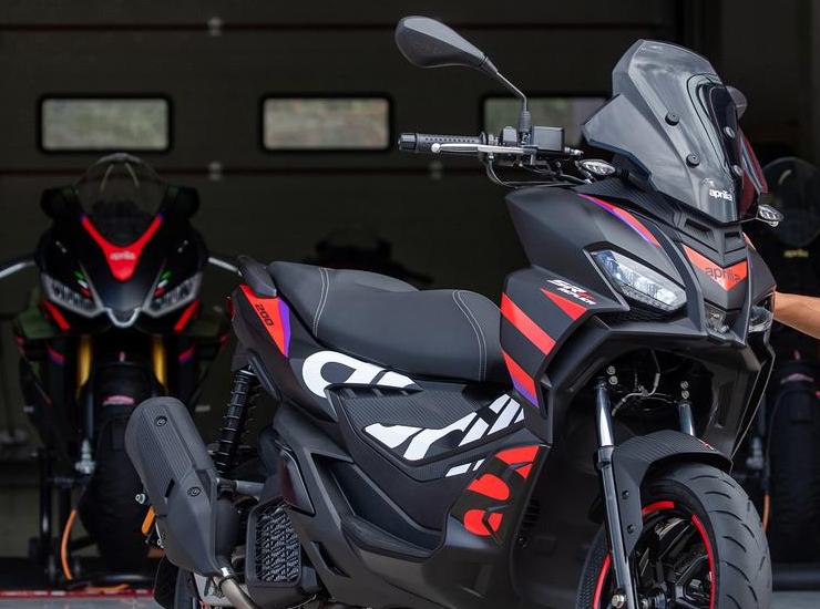 I dettagli della SR-GT Replica (Aprilia foto) - www.vehiclecue.it