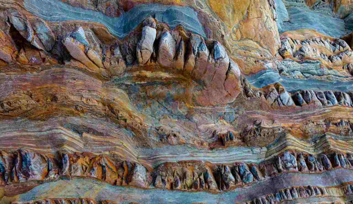 Canada, identificati frammenti della Terra di 4,3 miliardi di anni fa: potrebbero essere le rocce più antiche mai trovate - Roccia più antica del mondo (Jonathan O'Neil foto) - www.sciencecue.it