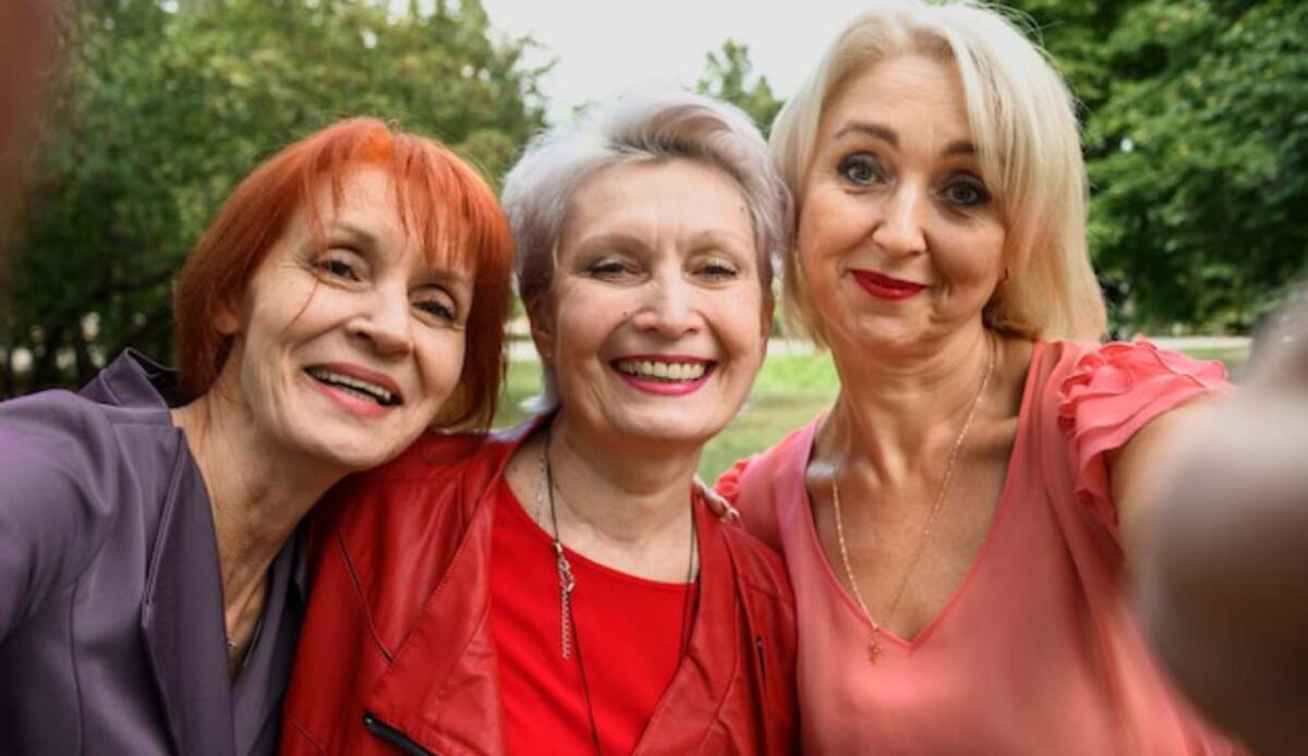 Perché le donne vivono più a lungo degli uomini: la risposta è nell’evoluzione - Le donne vivono più degli uomini, ecco perché (Freepik Foto) - www.sciencecue.it