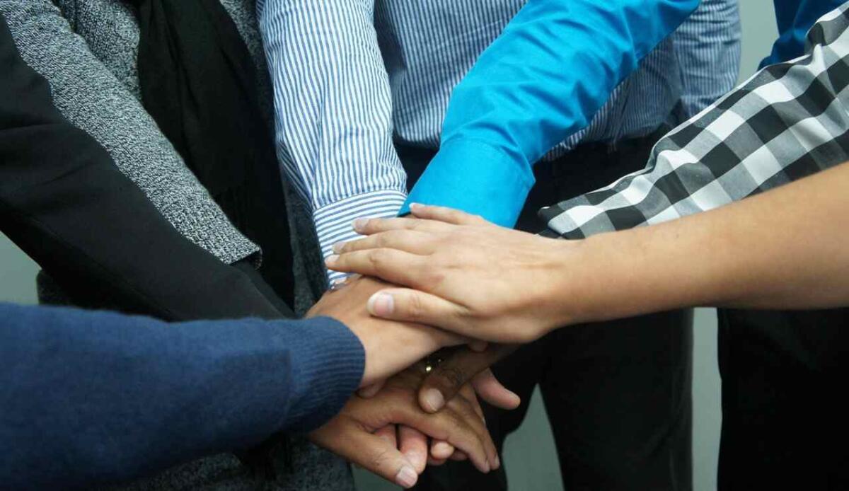 Talenti in viaggio, economie in crescita: la migrazione ad alta specializzazione conviene a tutti - Team di lavoro (Pixabay foto) - www.financecue.it