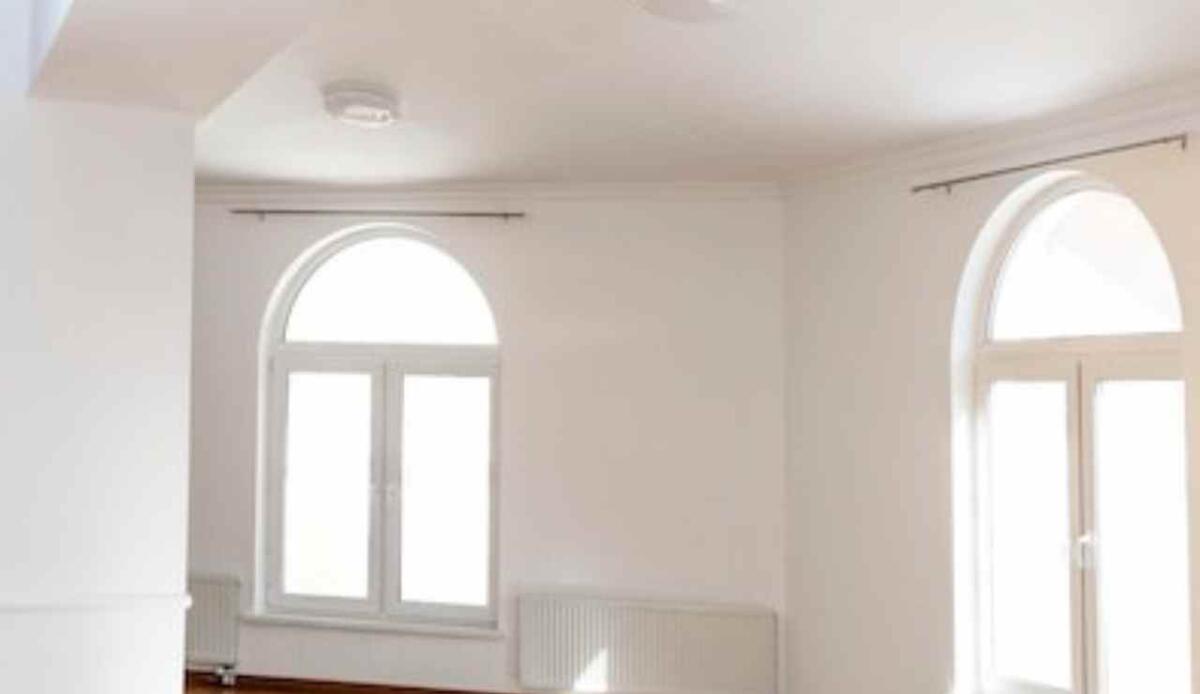 Boom di case vuote in Italia: oltre 9 milioni non occupate o usate a intermittenza - Boom di case vuote, ecco cosa succede (Freepik Foto) - www.buildingcue.it